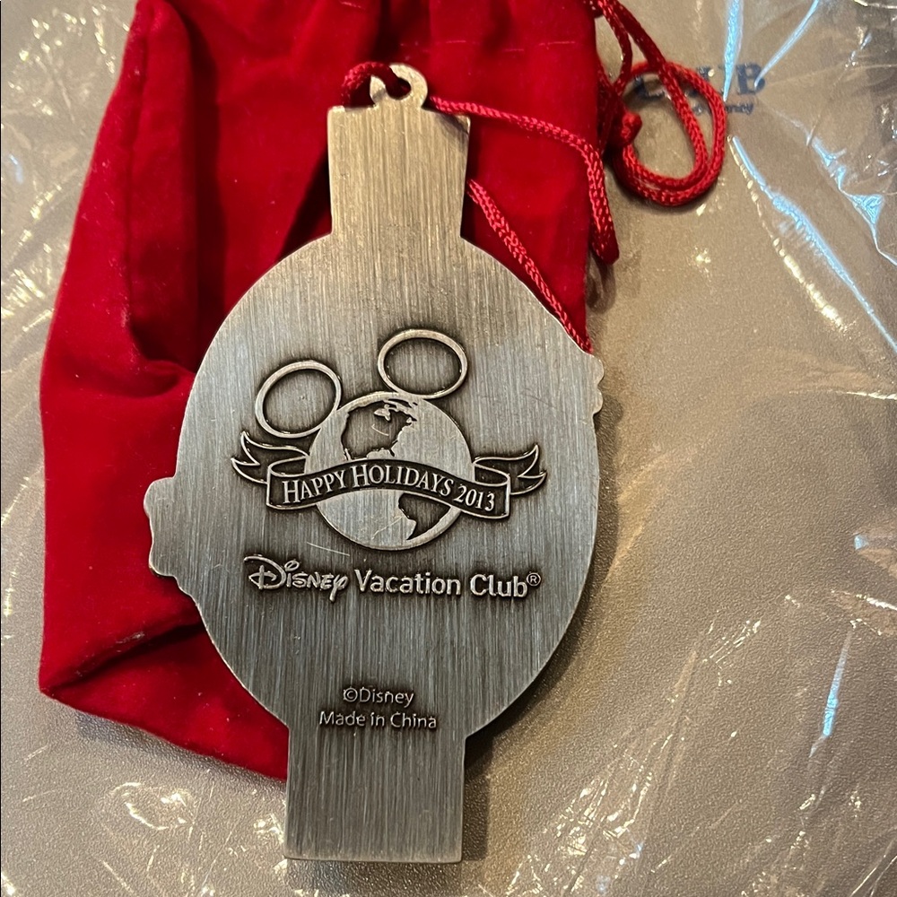 Disney Vacation Club assorted items - Picture 4 of 4